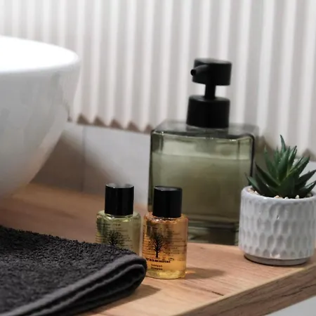 Spacemore Apartments, Dmowskiego - 20 Minut Do Rynku, Self Check-in 24h, Parking, Bikes Apartment Wroclaw