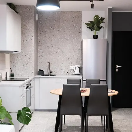Апартаменты Spacemore Apartments, Dmowskiego - 20 Minut Do Rynku, Self Check-in 24h, Parking, Bikes